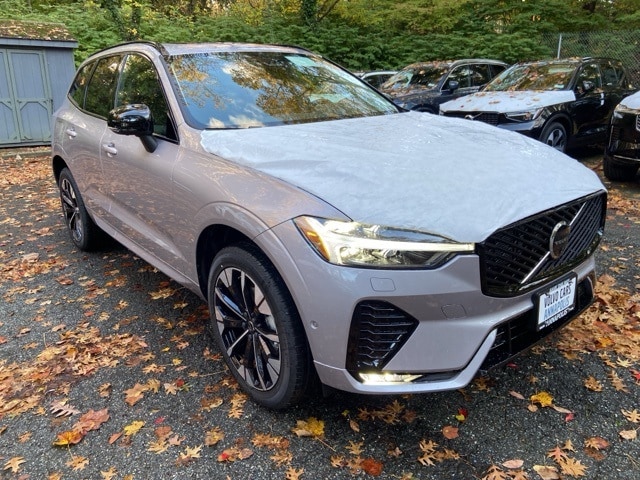 2026 Volvo XC60 Plus's photo