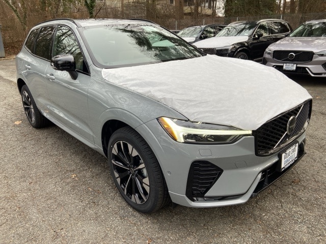 2026 Volvo XC60 Plus's photo