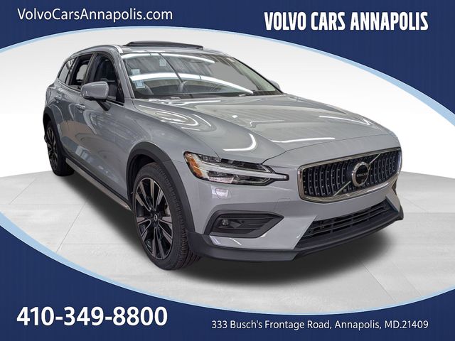 2025 Volvo V60 Cross Country