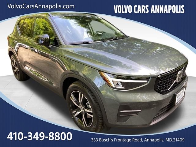 2026 Volvo XC40 B5 Core Dark AWD's photo