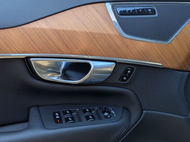 2023 Volvo XC90 Plus - Photo 25