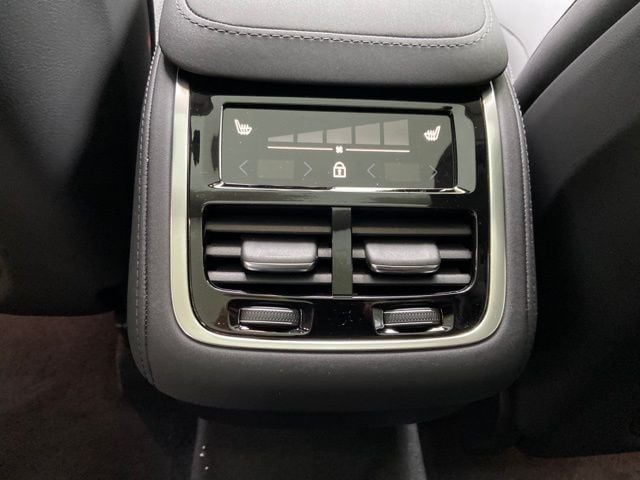 2026 Volvo XC90 Plus - Photo 14