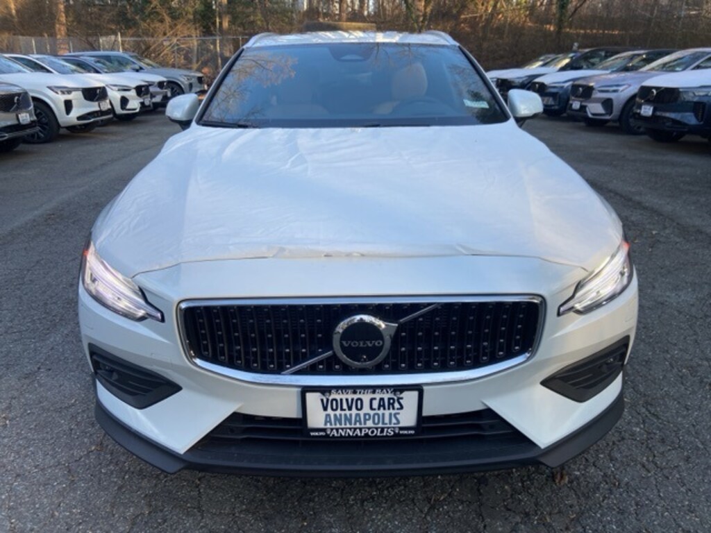 New 2026 Volvo V60 Cross Country B5 Ultra Wagon