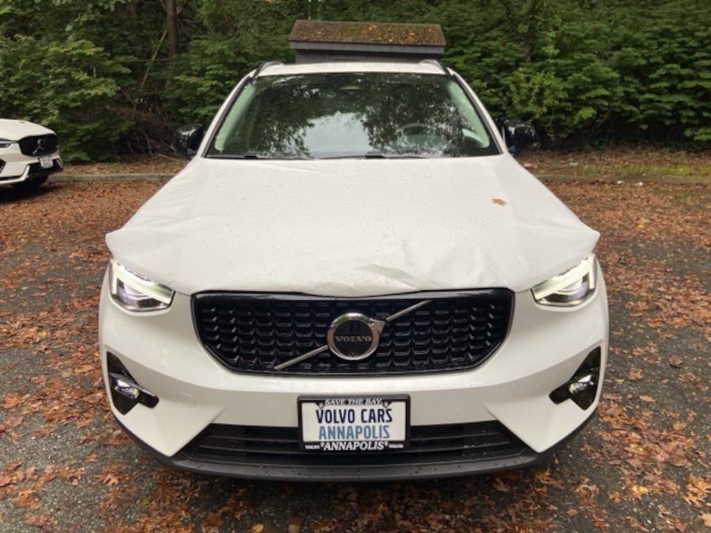 New 2026 Volvo XC40 B5 Plus SUV