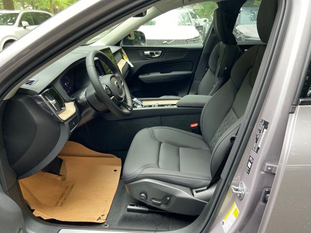 2026 Volvo XC60 Plus - Photo 11