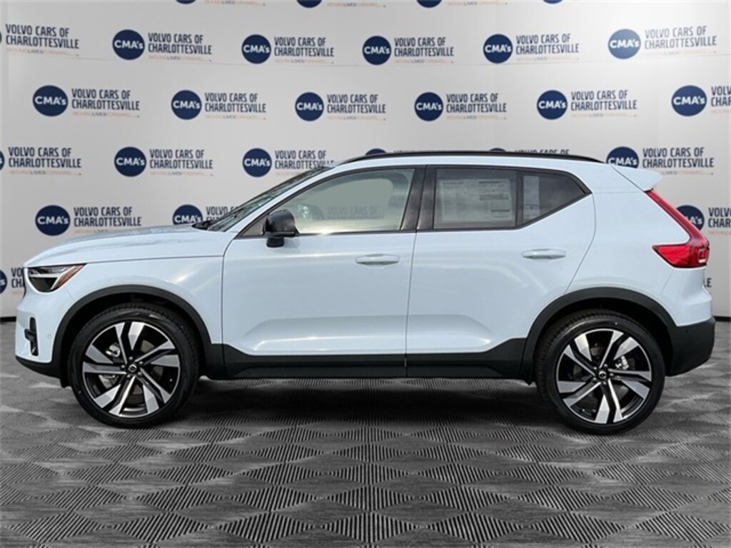 New 2026 Volvo XC40 B5 Plus SUV