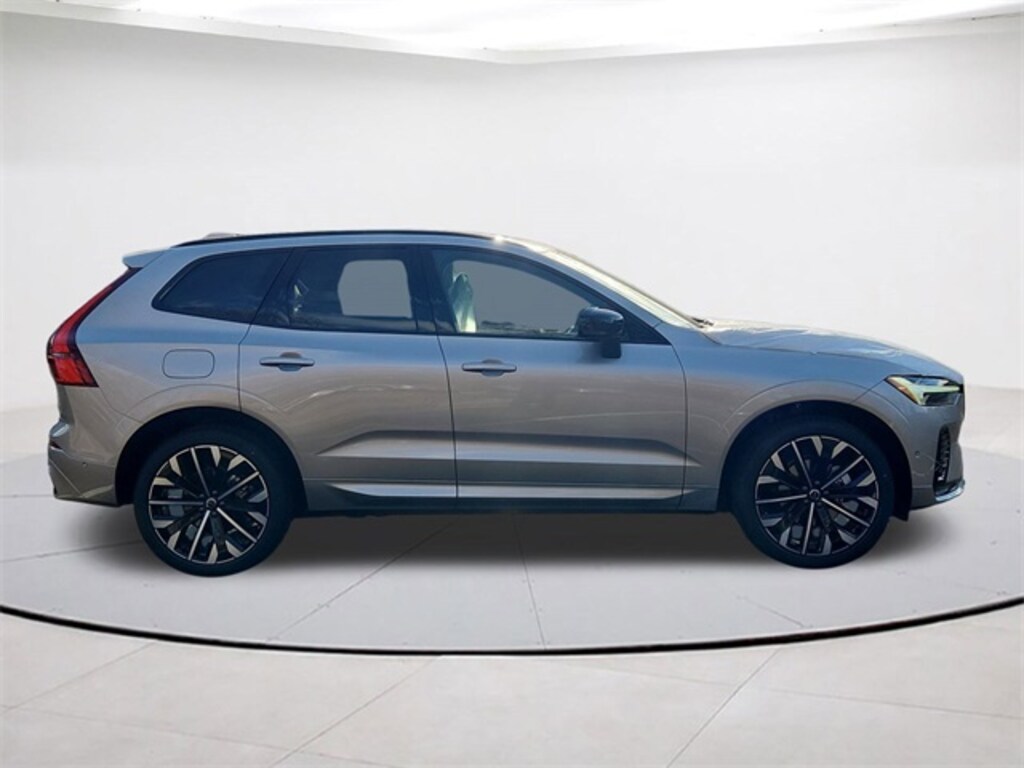 New 2026 Volvo XC60 B5 Ultra SUV
