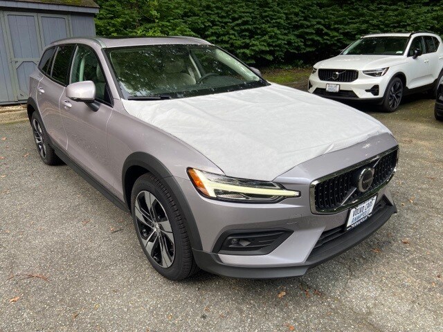 2026 Volvo V60 Cross Country B5 Plus AWD Wagon