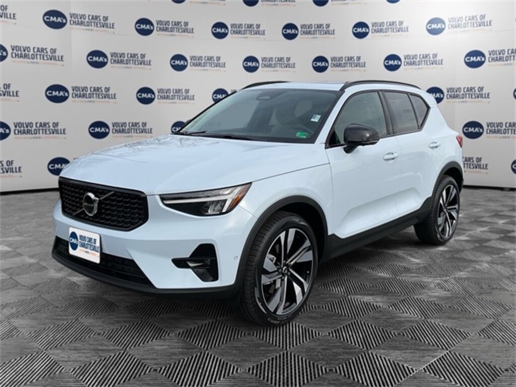 New 2026 Volvo XC40 B5 Plus SUV