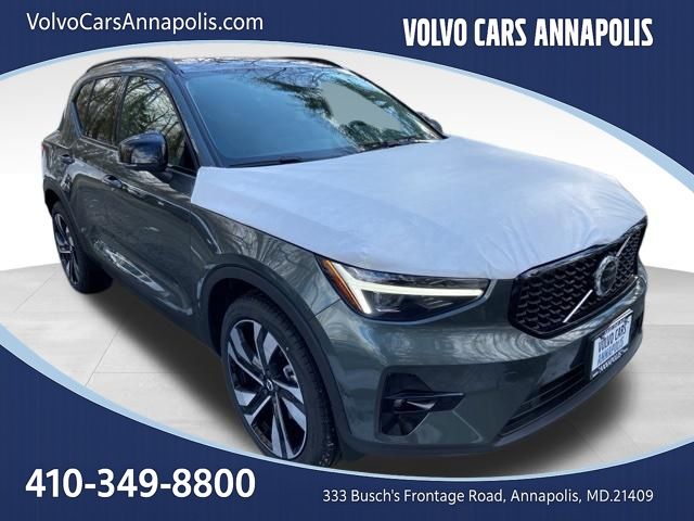 2026 Volvo XC40 B5 Ultra Dark AWD's photo