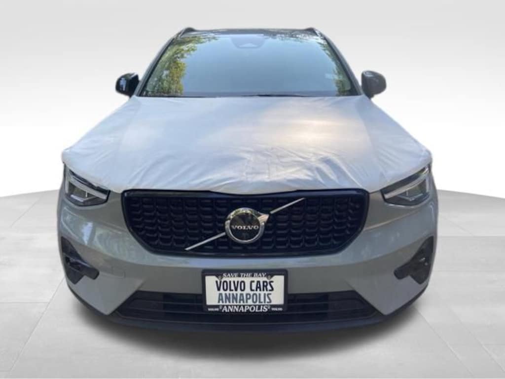 New 2026 Volvo XC40 B5 Plus SUV