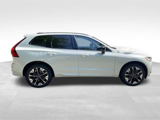 2026 Volvo XC60 Plus - Photo 8