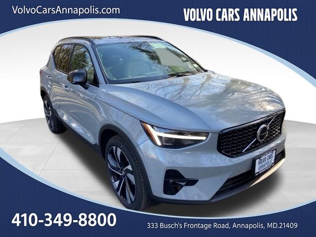 2026 Volvo XC40 B5 Ultra Dark AWD's photo