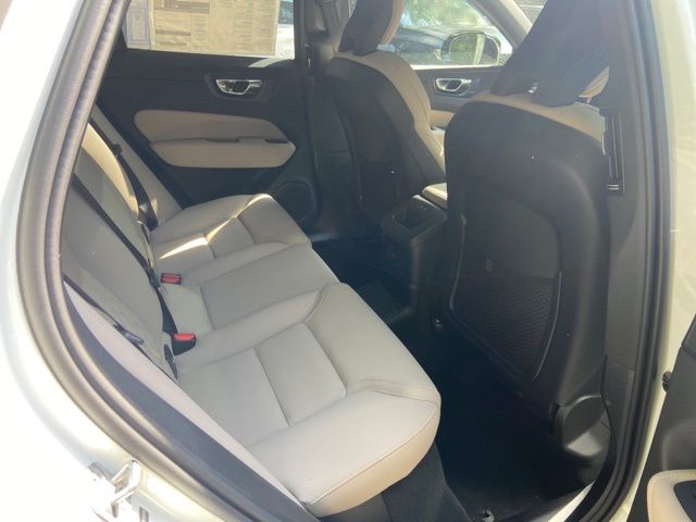 2026 Volvo XC60 Plus - Photo 14