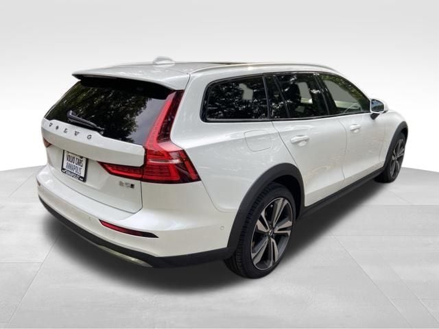 2026 Volvo V60 Cross Country Plus - Photo 7