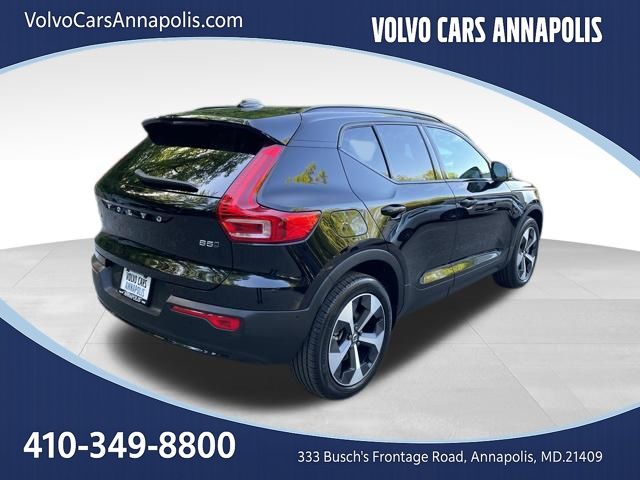2026 Volvo XC40 Plus - Photo 8