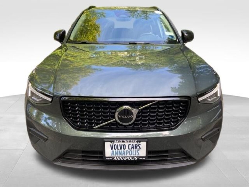 New 2026 Volvo XC40 B5 Core SUV