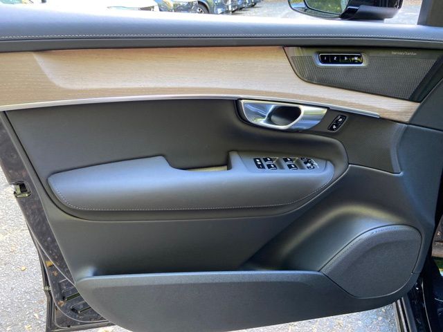 2026 Volvo XC90 Plus - Photo 12