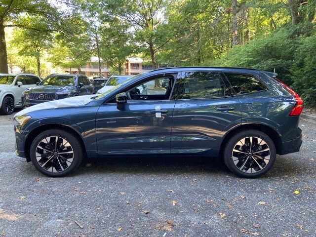 2026 Volvo XC60 B5 photo 4