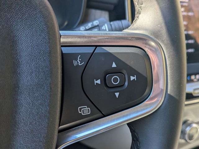 2023 Volvo XC40 Plus - Photo 22