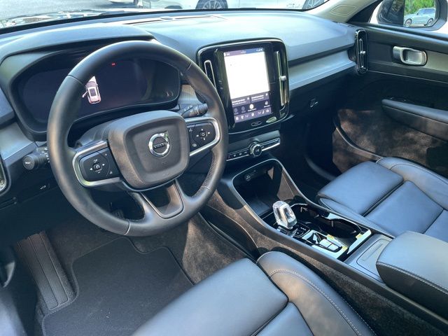 2026 Volvo XC40 Plus - Photo 17