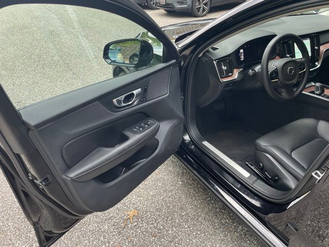 2024 Volvo S60 10