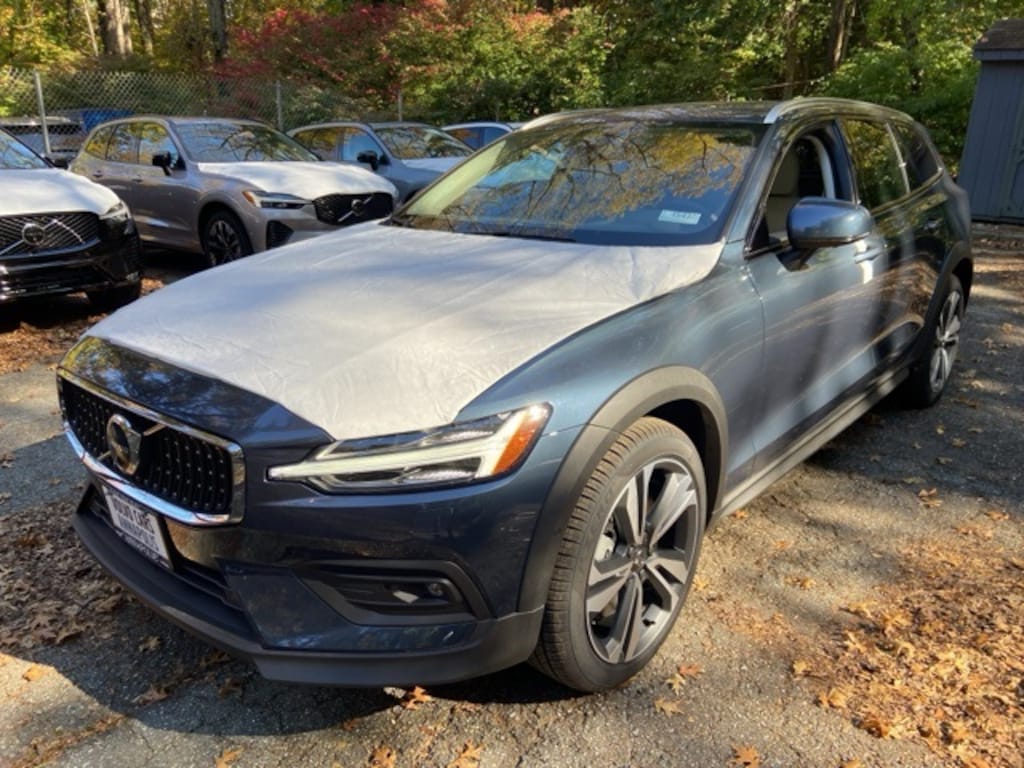 New 2026 Volvo V60 Cross Country B5 Plus Wagon