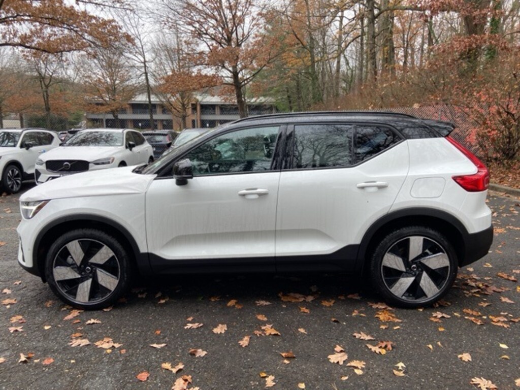 New 2026 Volvo EX40 Twin Motor Plus SUV