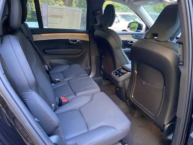 2026 Volvo XC90 Plus - Photo 17