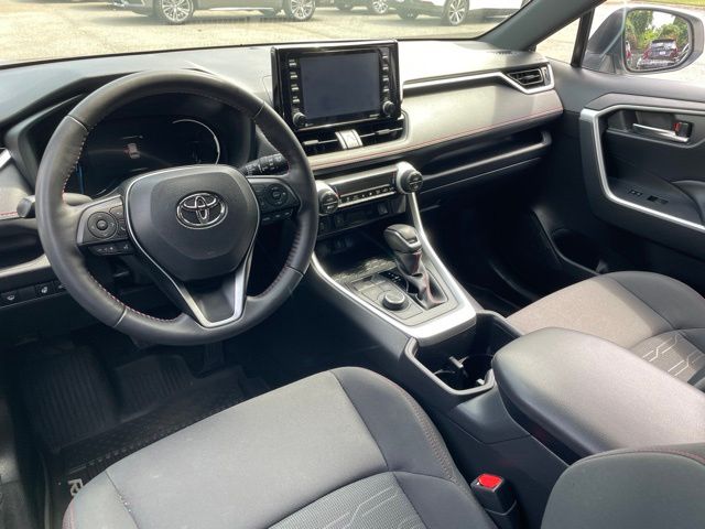 2022 Toyota RAV4 SE - Photo 16