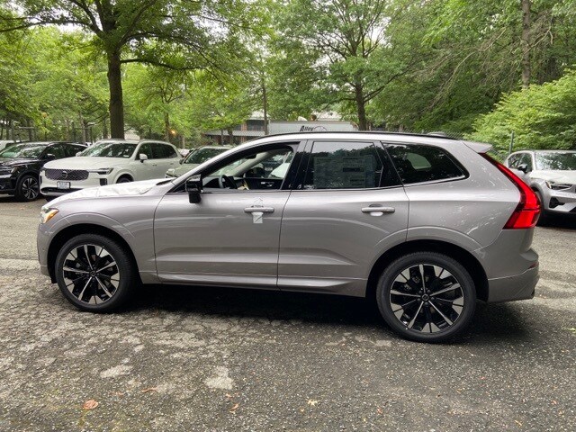 2026 Volvo XC60 Plus photo 4