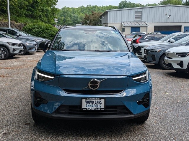 2023 Volvo XC40 Recharge Ultimate photo 2