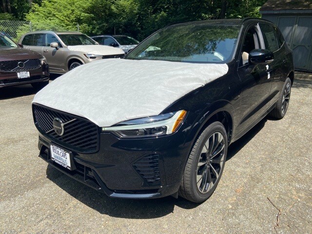 2026 Volvo XC60 T8 Plus photo 3