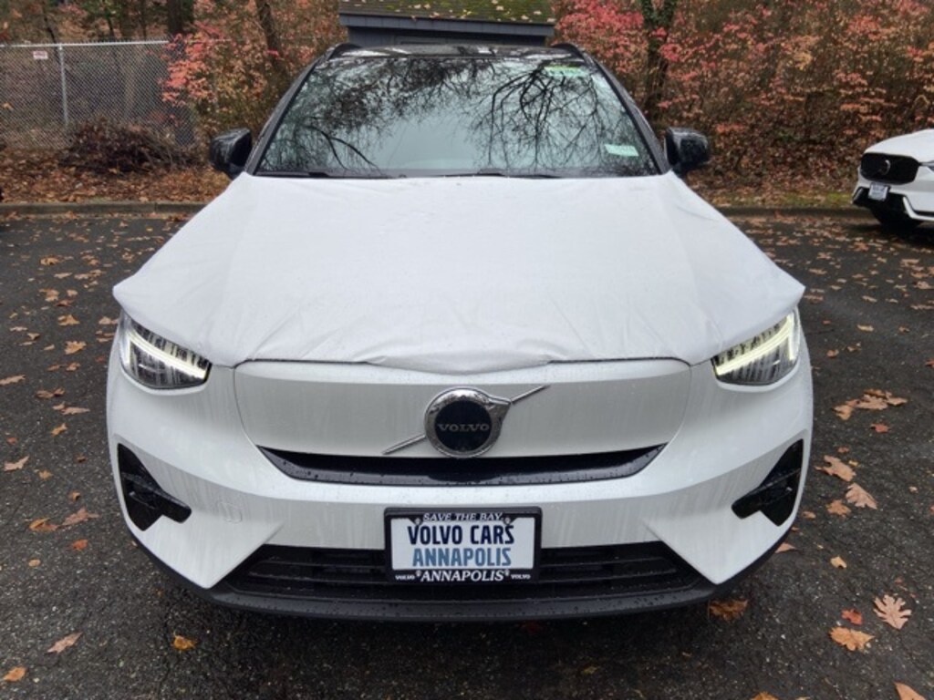 New 2026 Volvo EX40 Twin Motor Plus SUV