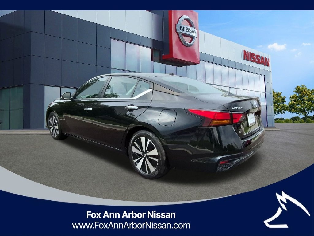 Used 2022 Nissan Altima 2.5 SV Sedan