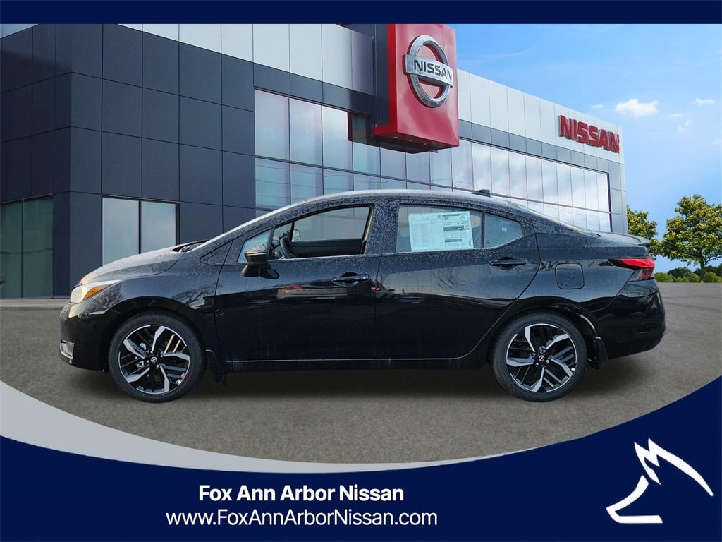 New 2025 Nissan Versa 1.6 SR Sedan