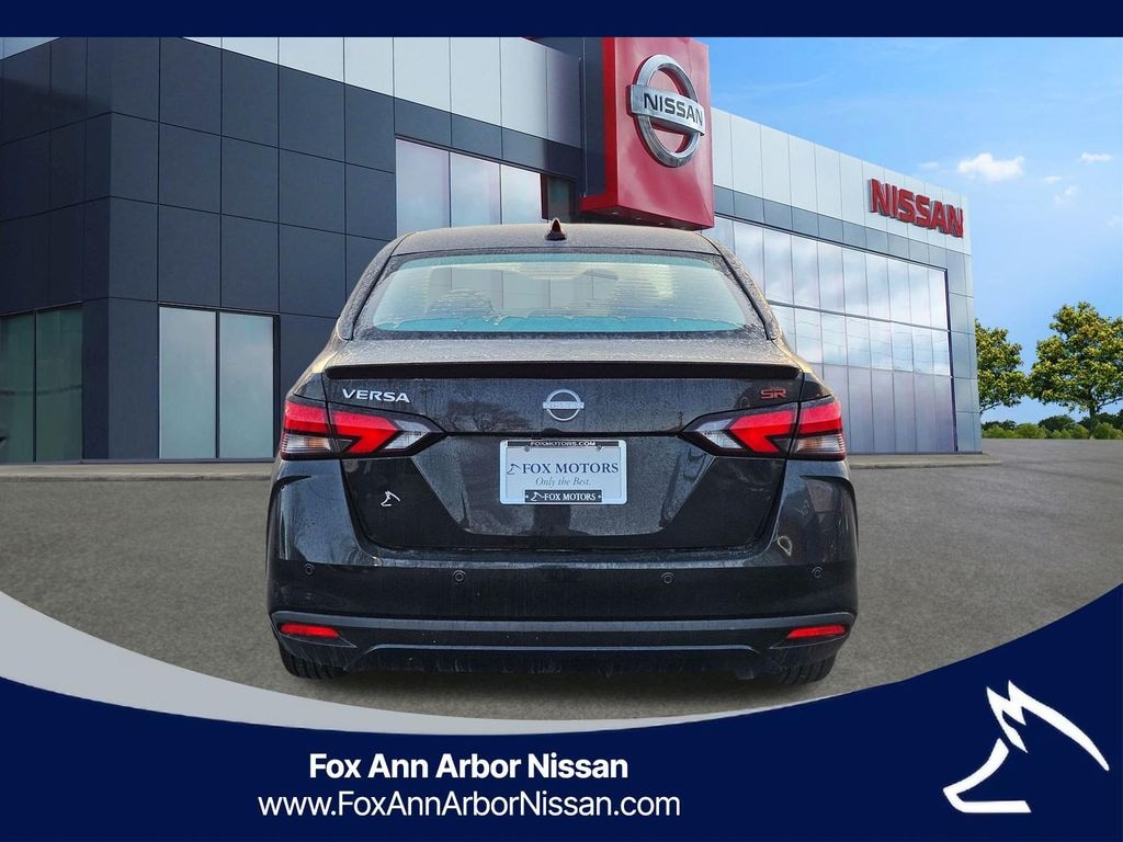 New 2025 Nissan Versa 1.6 SR Sedan