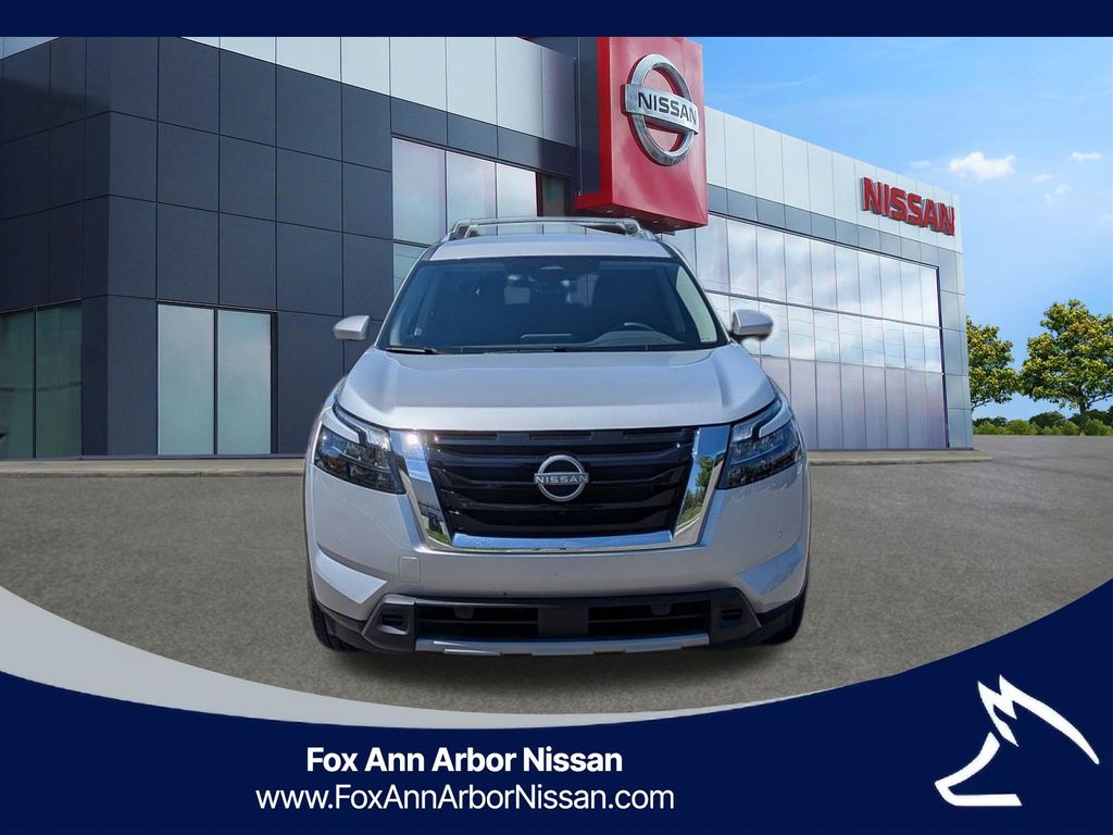 2025 Nissan Pathfinder SL - Photo 8