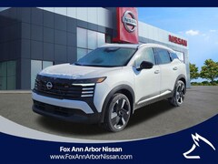 2026 Nissan Kicks SR SUV