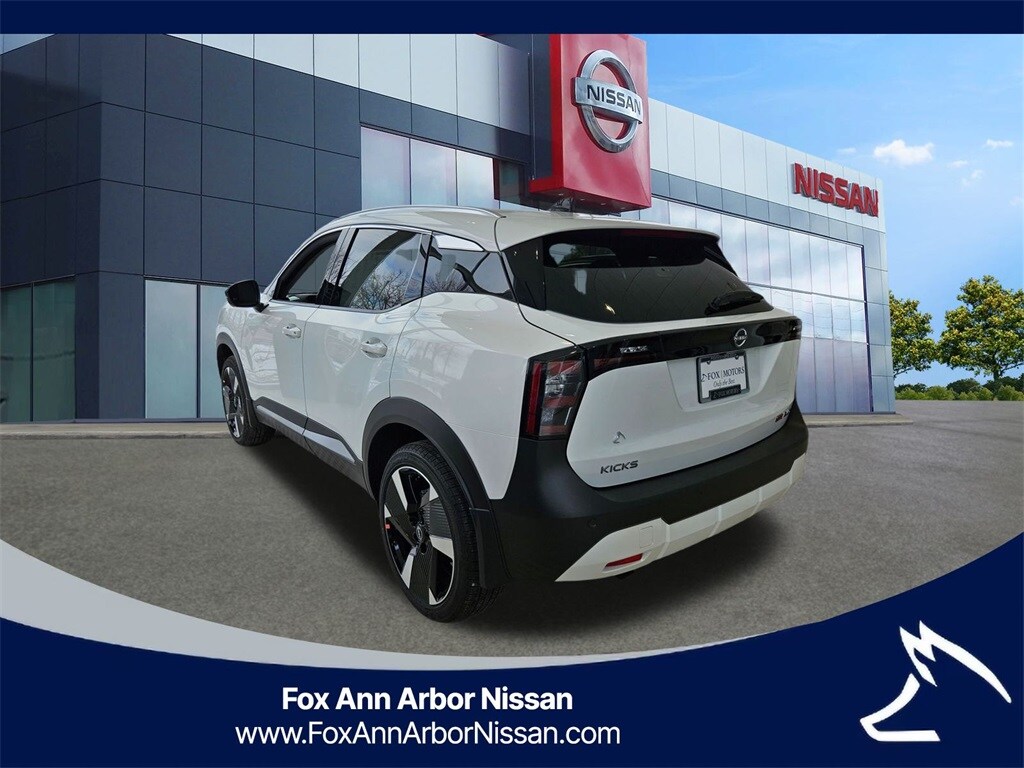 New 2026 Nissan Kicks SR SUV