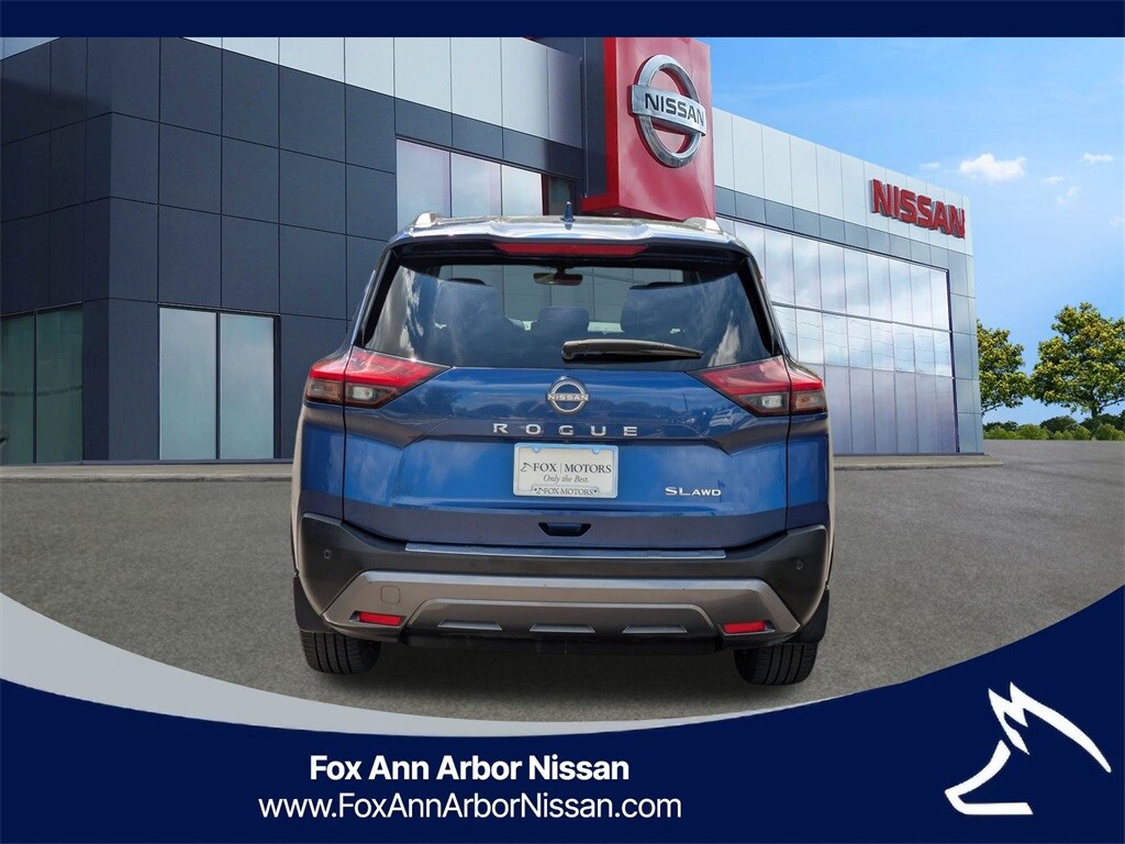 2023 Nissan Rogue SL photo 3