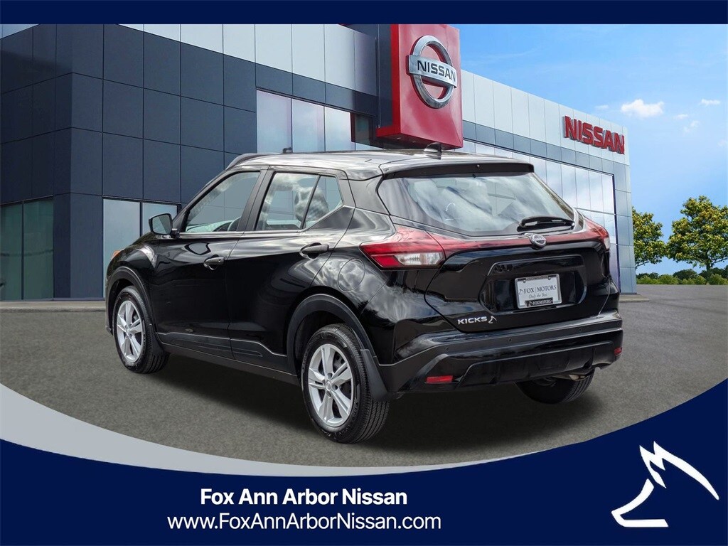 2024 Nissan Kicks S photo 3