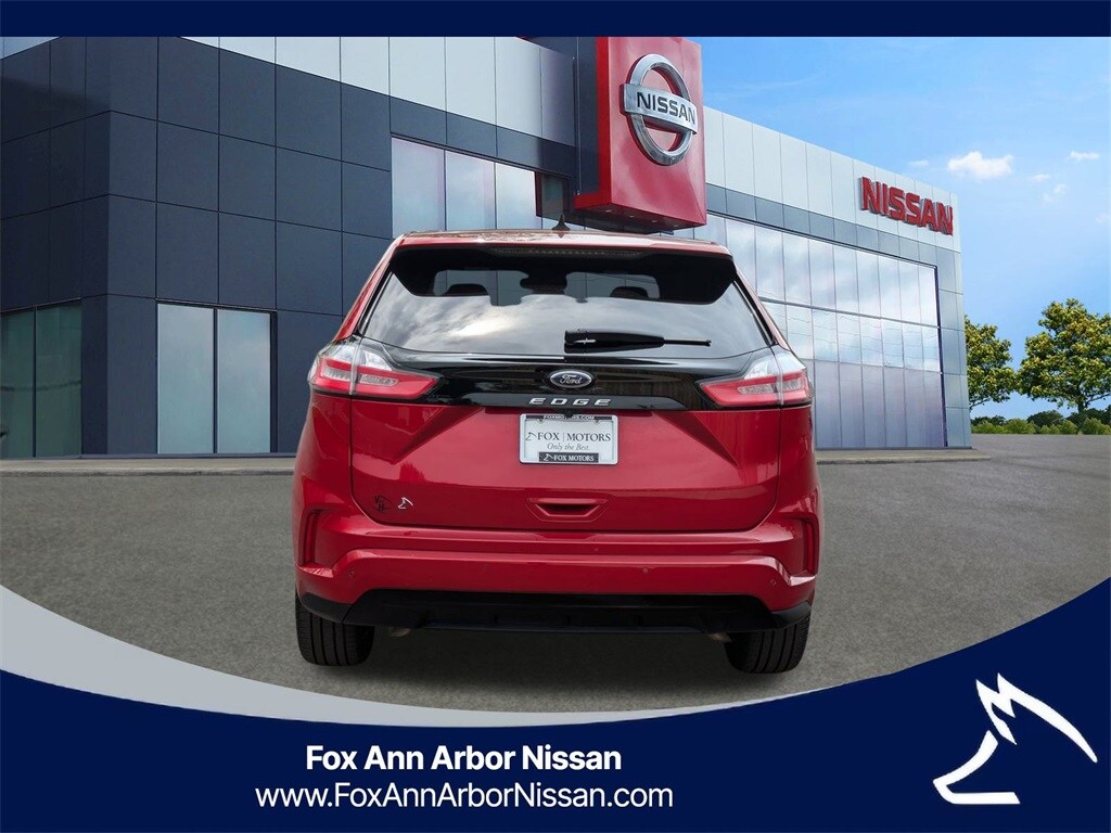 2023 Ford Edge ST photo 3