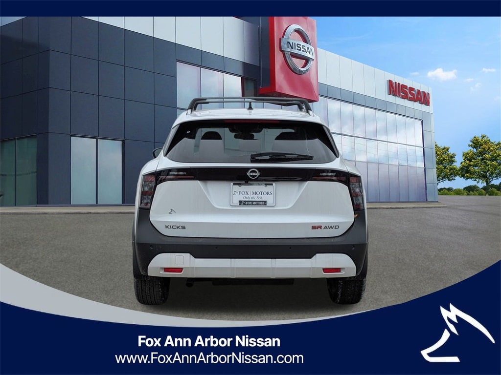 New 2026 Nissan Kicks SR SUV