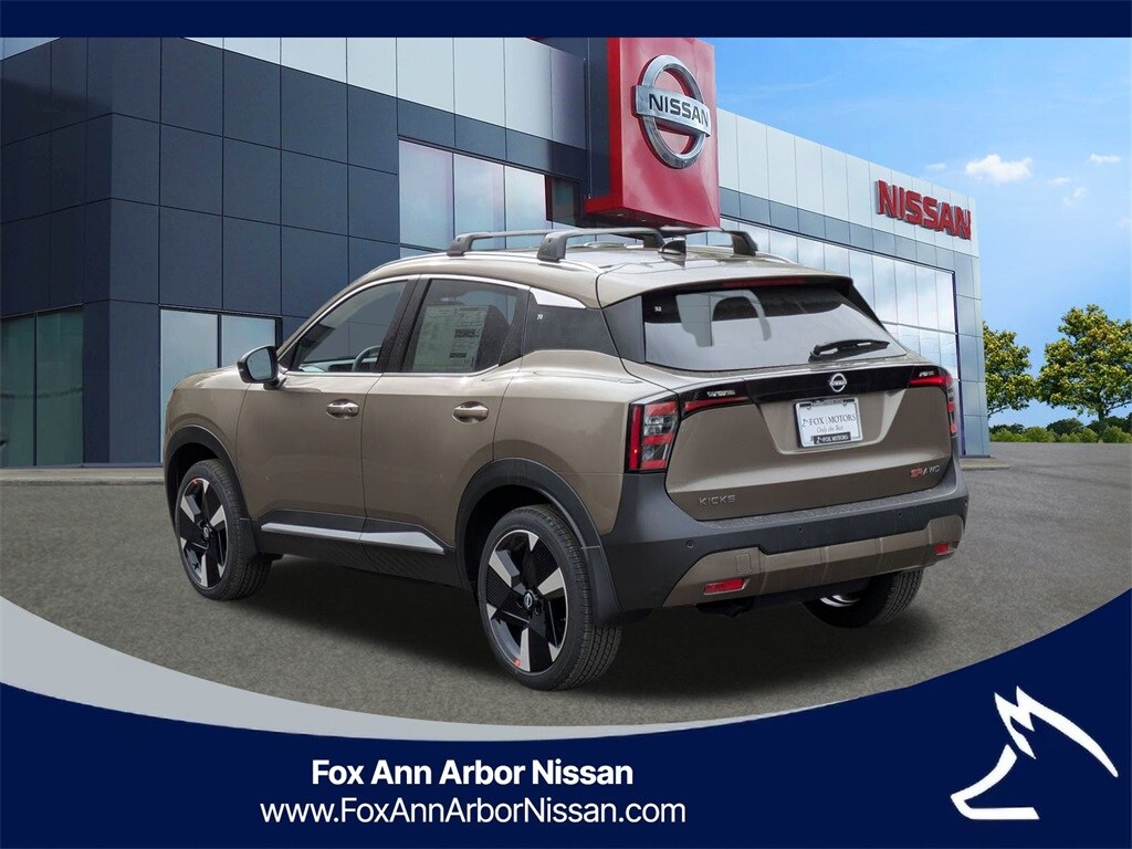 2026 Nissan Kicks SR photo 3