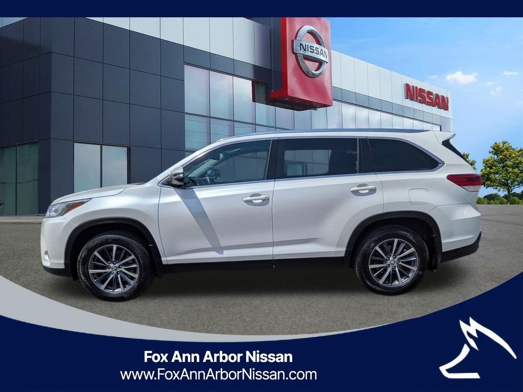 Used 2019 Toyota Highlander XLE V6 SUV