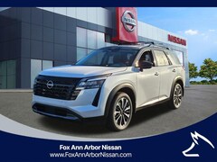 2026 Nissan Pathfinder Platinum SUV