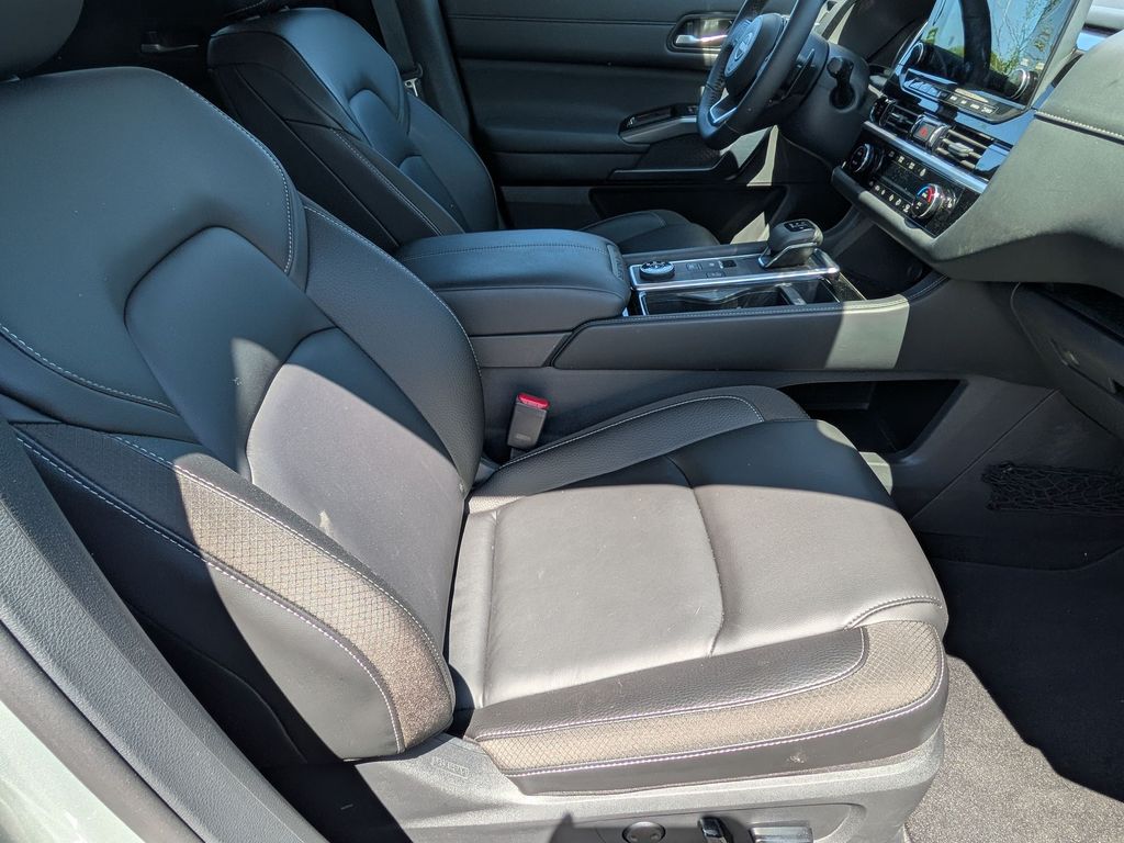 2025 Nissan Pathfinder SL - Photo 30