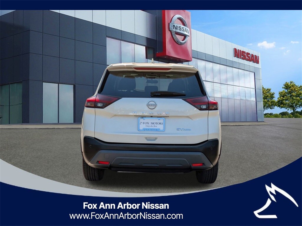 2023 Nissan Rogue SV photo 4