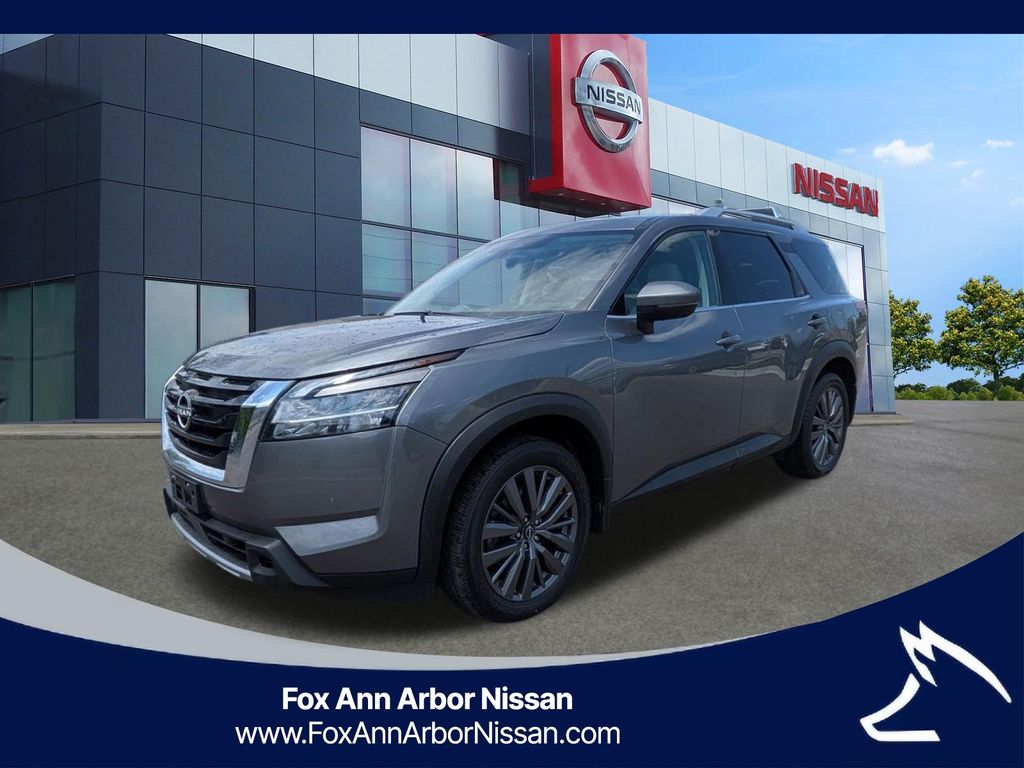 2023 Nissan Pathfinder SL 4WD's photo